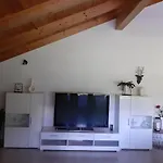 Au Appartement *