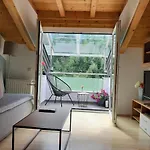 Au Appartement *